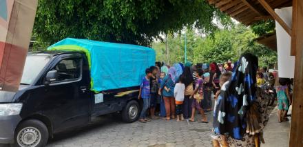 GREBEG PABRIK DI HALAMAN DESA DLINGO